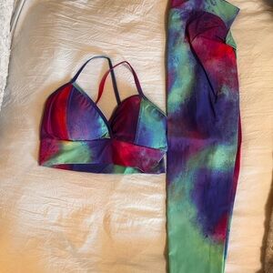 Vibrant Tie-Dye Sports Bra & Legginhs
